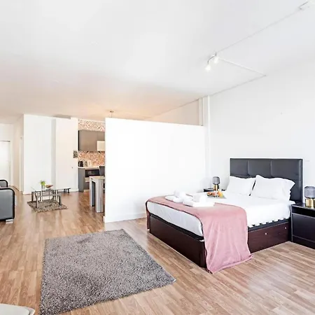 דירה Coliseu Downtown Loft פורטו